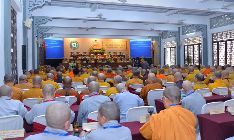 Thông tin chi tiết về quyết định tạm dừng